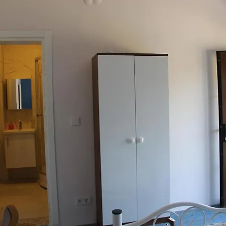 Comfy Apart W Shared Pool Near Kusadasi In Selcuk Couette-café